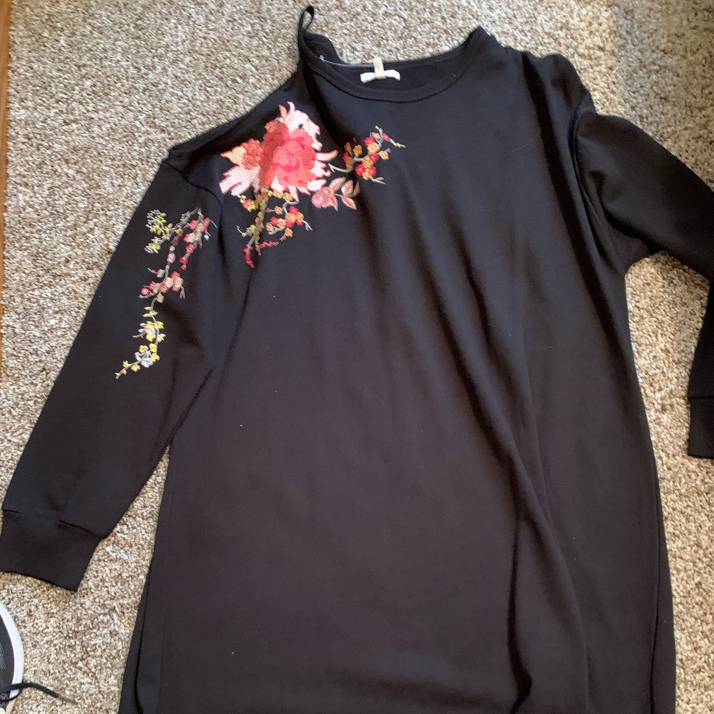 Sweater Dress with embroidery